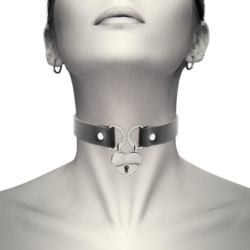 COQUETTE CHIC DESIRE - VEGAN LEATHER NECKLACE WITH HEART ACCESSORY WITH KEY — zdjęcie 3