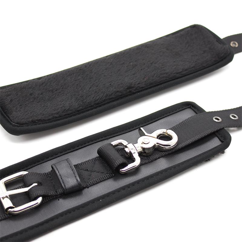 LATETOBED BDSM LINE - Leather Handcuffs with Big Hoops Black — zdjęcie 2