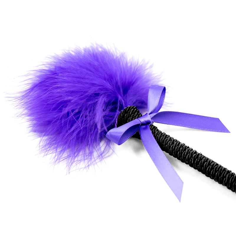 LATETOBED BDSM LINE - Feather Tickler with Bow 25 cm Purple — zdjęcie 2