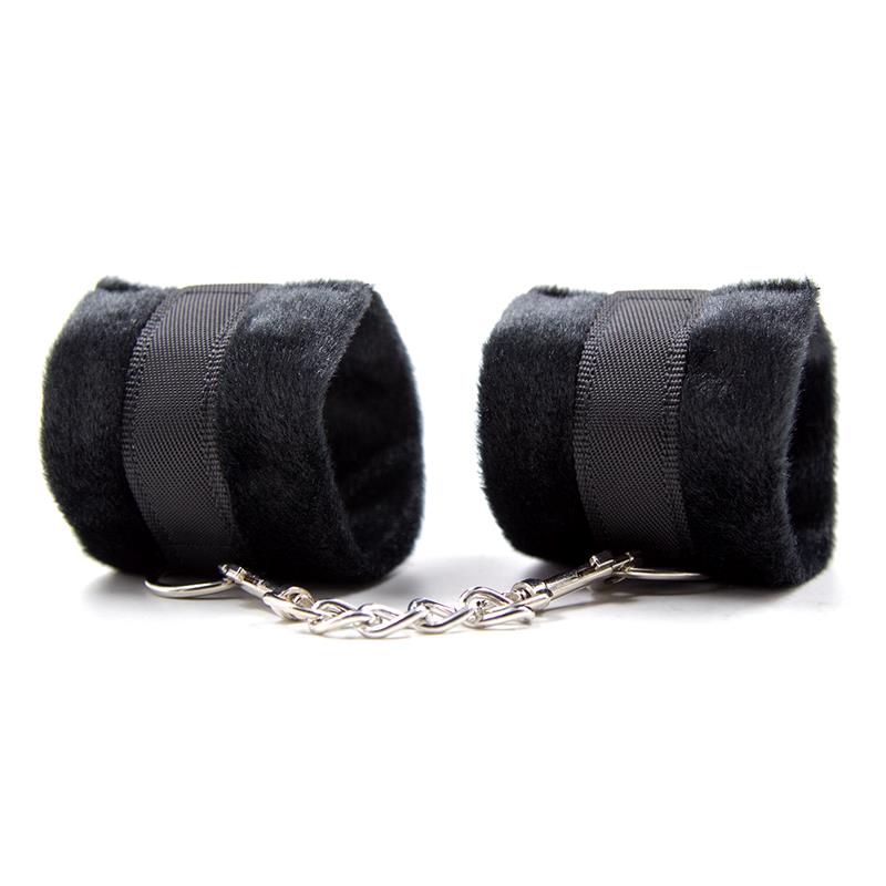 INTOYOU BDSM LINE - Handcuffs with Velcro with Long Fur Black — zdjęcie 3