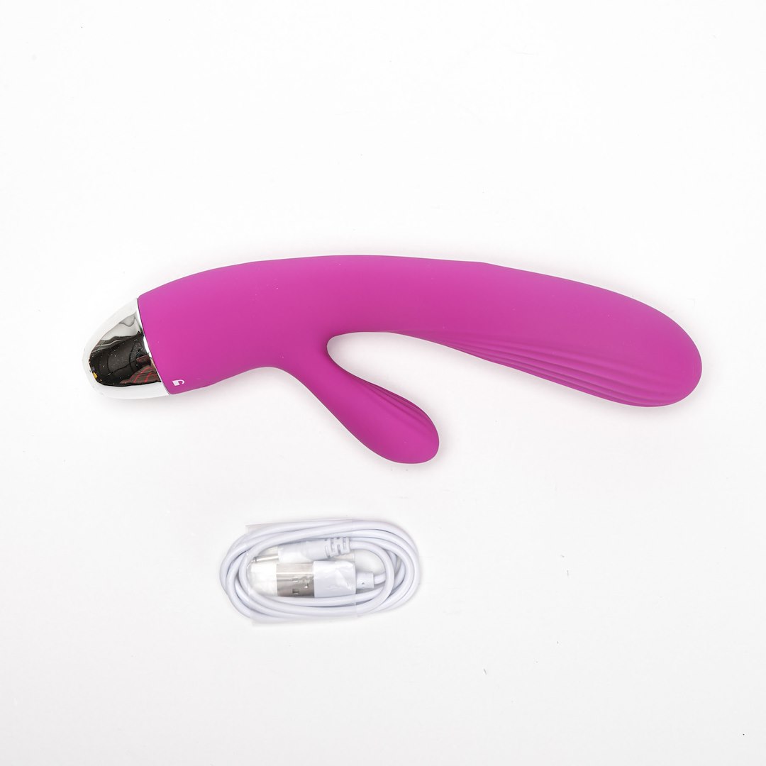 Velvet Touch - Wibrator Silikonowy Typ Króliczek £adowany Usb Fioletowy — zdjęcie 4