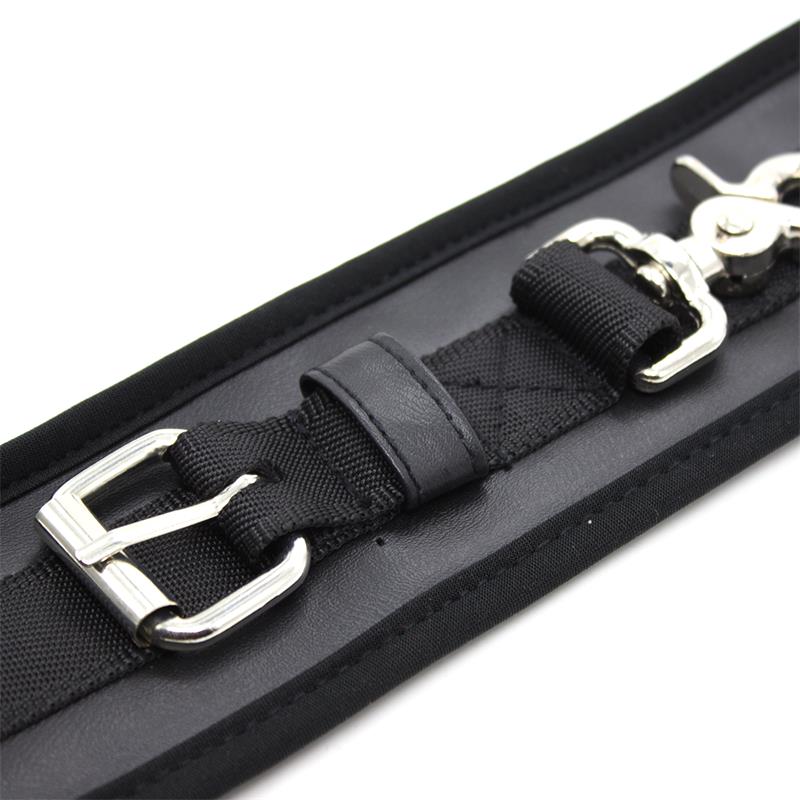 LATETOBED BDSM LINE - Leather Handcuffs with Big Hoops Black — zdjęcie 4