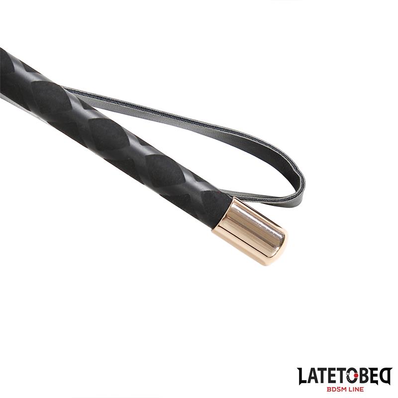 LATETOBED BDSM LINE - Classic Whip Golden Metal 45cm — zdjęcie 4