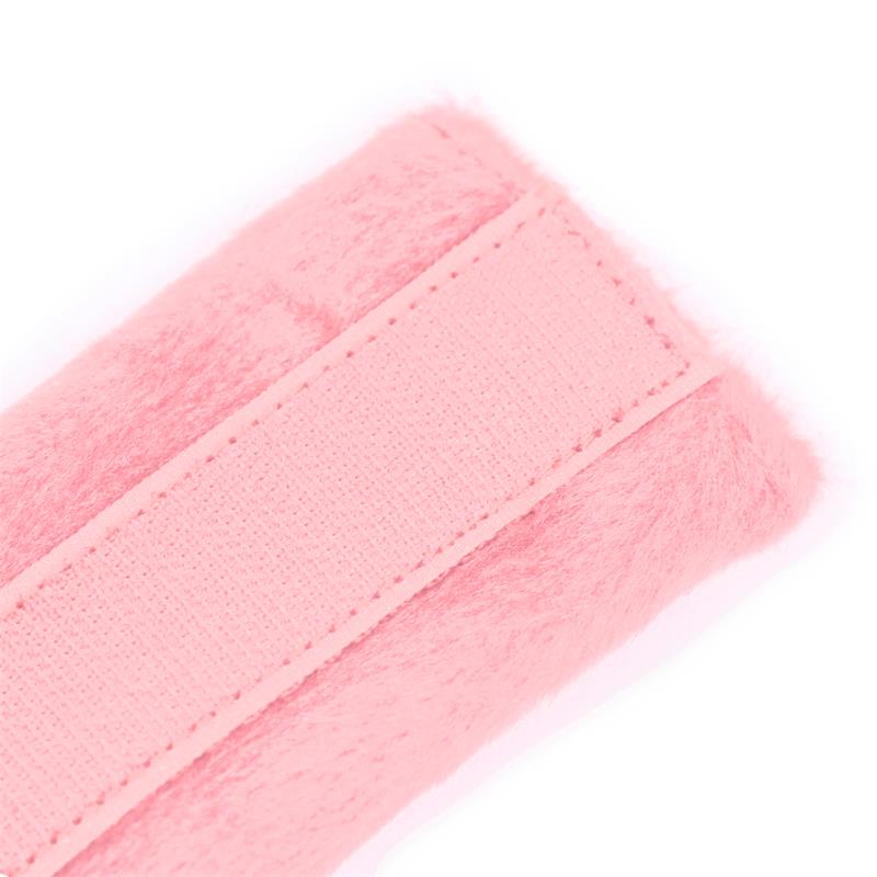 INTOYOU BDSM LINE - Handcuffs with Velcro with Long Fur Pink — zdjęcie 4