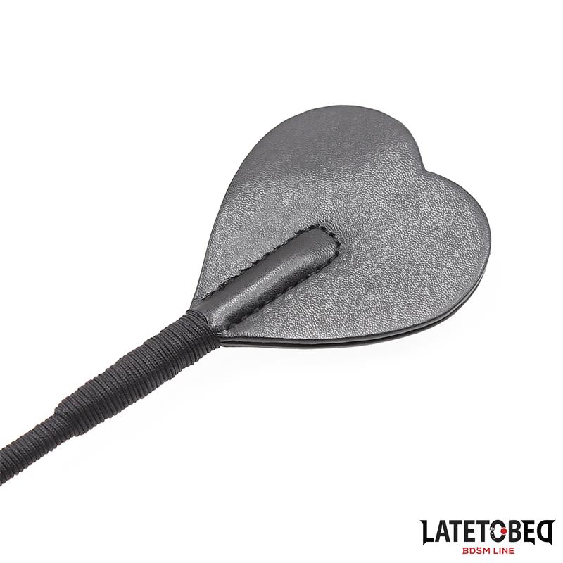 LATETOBED BDSM LINE - Whip with Heart Shape Black 60cm — zdjęcie 2