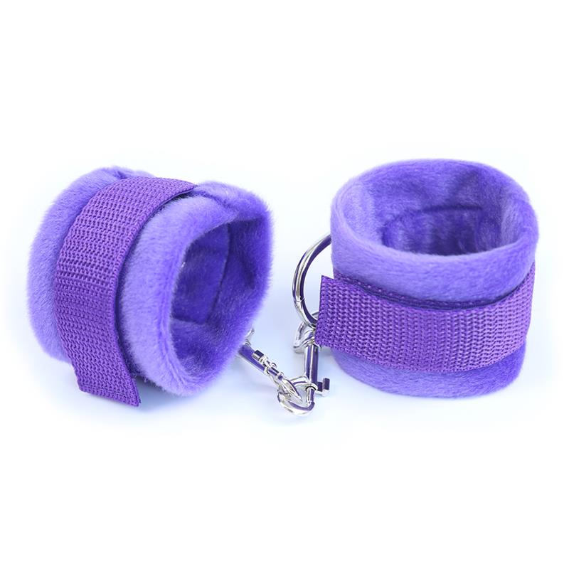 INTOYOU BDSM LINE - Handcuffs with Velcro with Long Fur Purple — zdjęcie 2