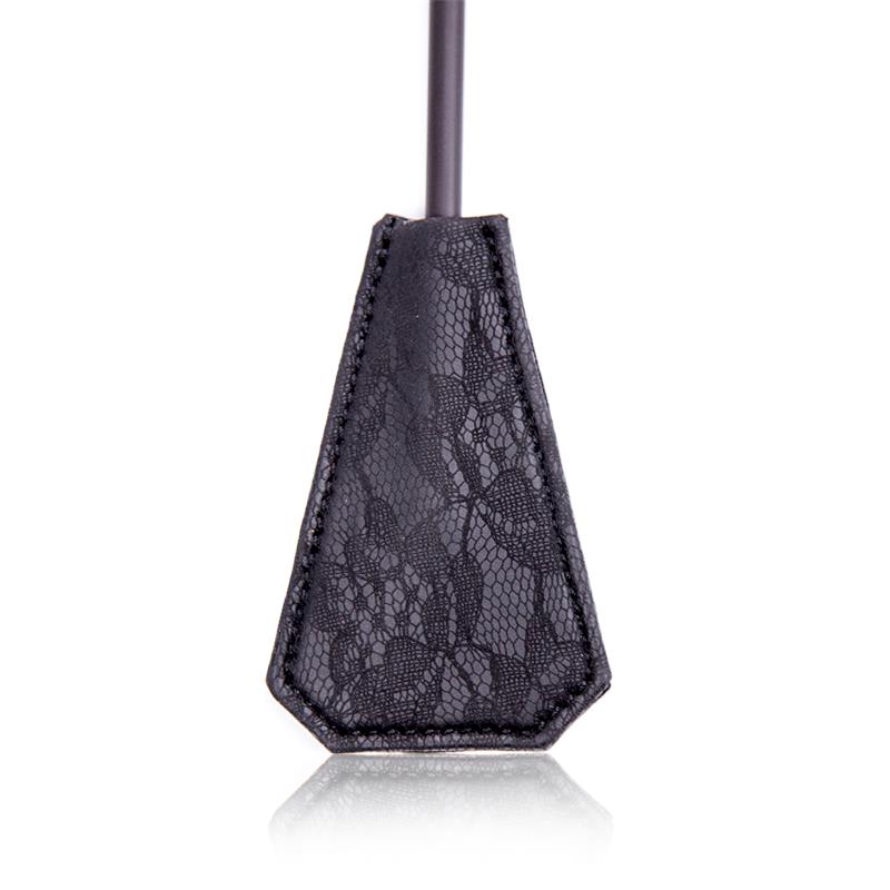 LATETOBED BDSM LINE - Feather Tickler and Paddle with Lace 2 in 1 56 cm Black — zdjęcie 3