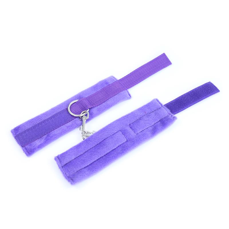 INTOYOU BDSM LINE - Handcuffs with Velcro with Long Fur Purple — zdjęcie 4